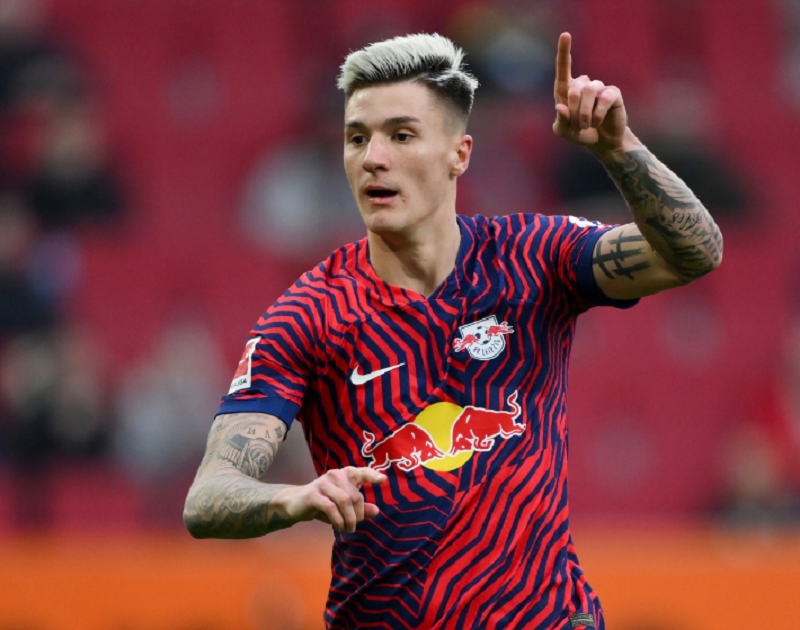 toa-sang-tai-champions-league-sesko-khien-cac-ong-lon-them-thuong