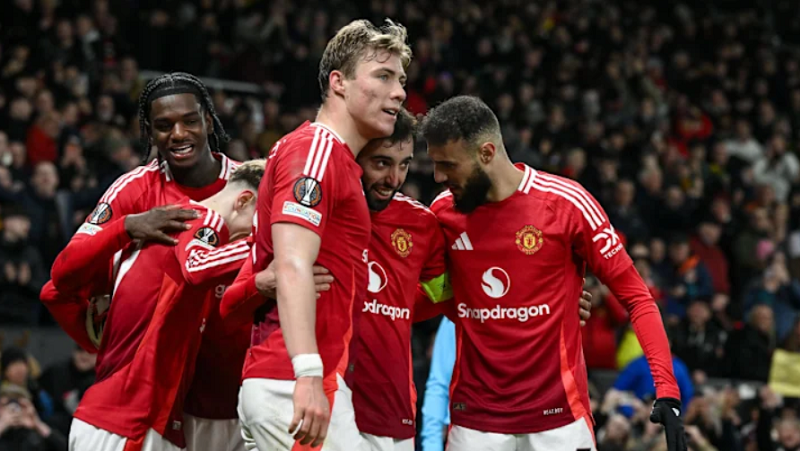 Khi tiền tỷ đổ về, MU tụt lại phía sau