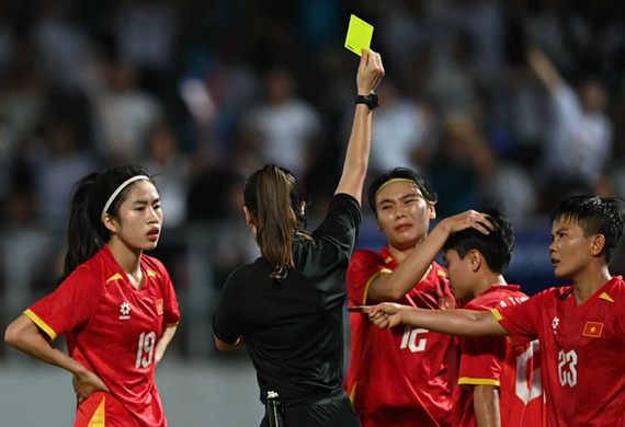 Làn sóng giận dữ khắp Đông Nam Á: Tổ trọng tài tước bàn thắng Việt Nam sẽ phải trả giá